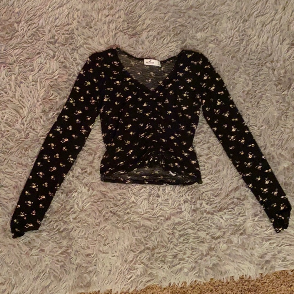 Hollister Flower Long Sleeves. Size Small.